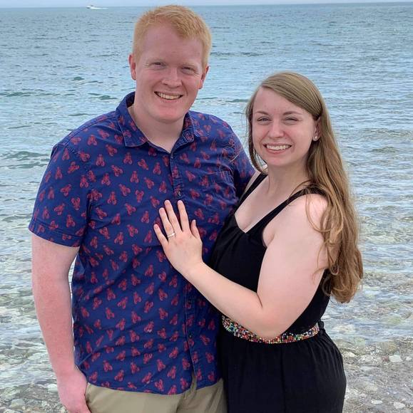 ACCEPTING MOST! Meet your Posher, Chrissy - Picture 1 of 1